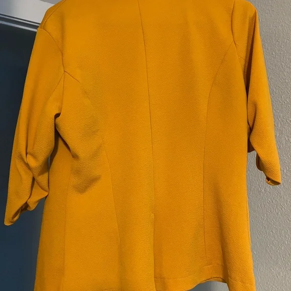 Lightweight marigold blazer with 3/4 sleeves. No fabric tag. - Picture 2 of 3